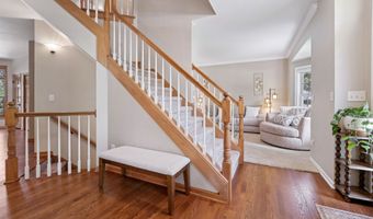 228 E THORNBROOK Ln, Appleton, WI 54913