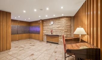 1200 N NASH St 811, Arlington, VA 22209