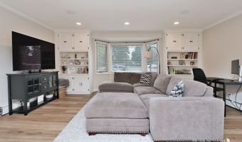 510 W MINER St 1D, Arlington Heights, IL 60005