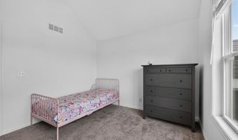 16913 Juniper Dr, Basehor, KS 66007