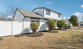 38 Somerset Rd E, Amityville, NY 11701