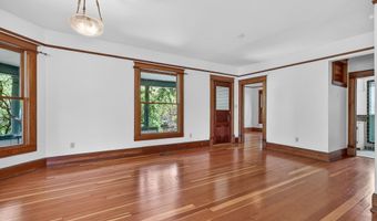 19 Gresham St, Ashland, OR 97520