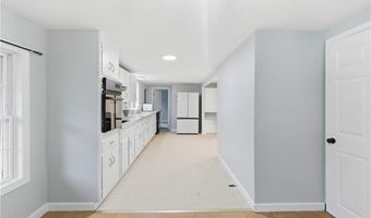 38 Franklin St, East Providence, RI 02915