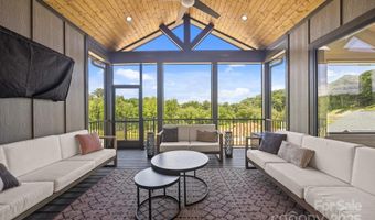 318 Avery Trail Dr, Arden, NC 28704
