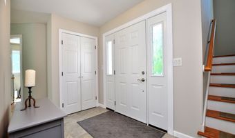 24 Sharon Rd, Bloomfield, CT 06002