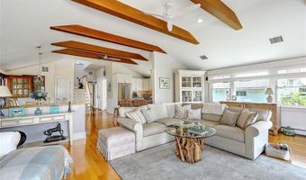 33 Withington Rd, Narragansett, RI 02882