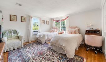 50 0 Indian Trl, Barnstable, MA 02630