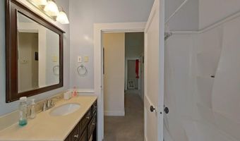 36 Dixon St, Newport, RI 02840