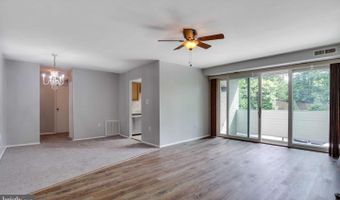 5614 BLOOMFIELD Dr 204, Alexandria, VA 22312