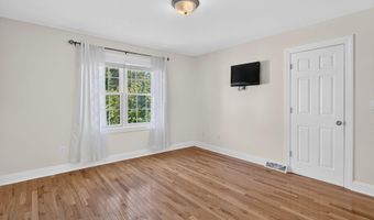 5 Normandy Sq, Guilderland, NY 12009