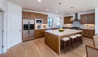 20607 SE Boer Pl, Bend, OR 97702