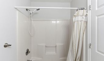 16 Cherry St, Beachwood, NJ 08722