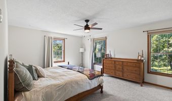 8906 138th Street Ct, Apple Valley, MN 55124