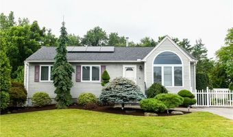 9 Mallory Ct, Cranston, RI 02910