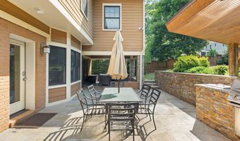 4226 40TH St N, Arlington, VA 22207
