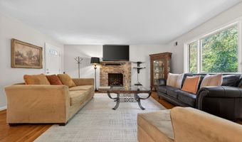 126 W 33RD St, Bayonne, NJ 07002