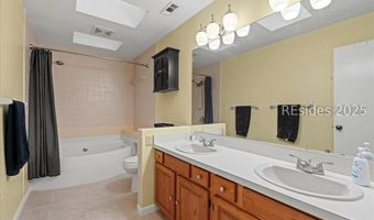 31 Chesterfield Lake Dr, Beaufort, SC 29906