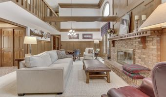 1521 Secretariat Ln, Indianapolis, IN 46217
