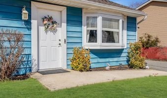 22 Longboat Ave, Barnegat, NJ 08005