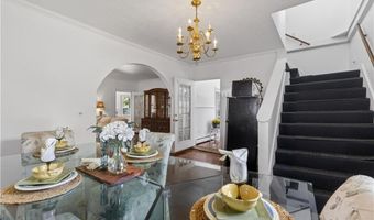 16 Courtway St, Narragansett, RI 02882