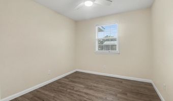 645 Union St, Bay St. Louis, MS 39520