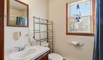 247 Serpentine Dr, Bayville, NJ 08721