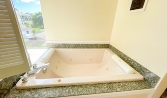 123 D Maunalua Ave 18, Honolulu, HI 96821