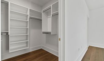 525 AVENUE E 2, Bayonne, NJ 07002