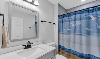 21 Park Ave, Bayville, NJ 08721