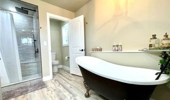 2246 Windsor Dr, Henderson, NV 89014