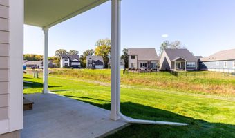 27633 Maryjane Ln E, Chesterfield, MI 48047