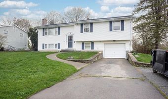 37 Squantum Dr, Middletown, RI 02842