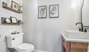 16 N Beech Tree Rd, Brookfield, CT 06804