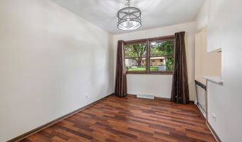 517 S Hubbard St, Algonquin, IL 60102