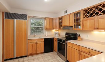 637 Compass Ave, Beachwood, NJ 08722