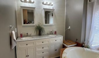 447 Big Elk Rd, Beauty, KY 41203