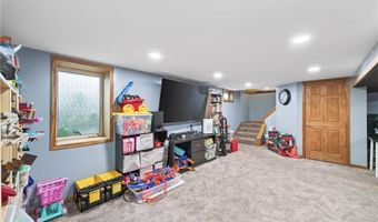 651 Randall Dr, Anoka, MN 55303
