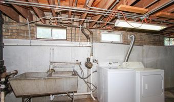 831 S Mitchell Ave, Arlington Heights, IL 60005