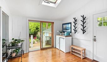 47 Second St, Newport, RI 02840