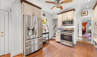 109 CENTRE St, Beach Haven, NJ 08008