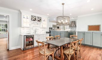 9 Hidden Brook Dr, Brookfield, CT 06804