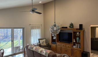 9309 Oakdale St, Algonac, MI 48001