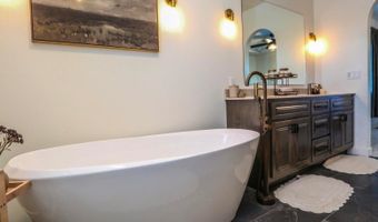 811 S Ibis St, Aberdeen, SD 57401