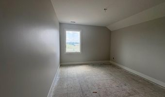 2220 Golfview Dr, Auburn, IN 46706