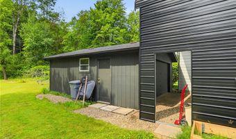 6784 Grandview Dr, Andover, OH 44003