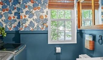 8061 Post Rd, North Kingstown, RI 02852