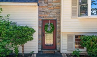836 Old Post Rd, Arundel, ME 04046