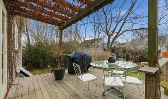 51 Warner St, Newport, RI 02840