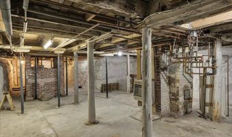 92 Cedar St, Belfast, ME 04915