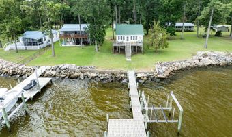 201 Hickory Point Dr, Aurora, NC 27806